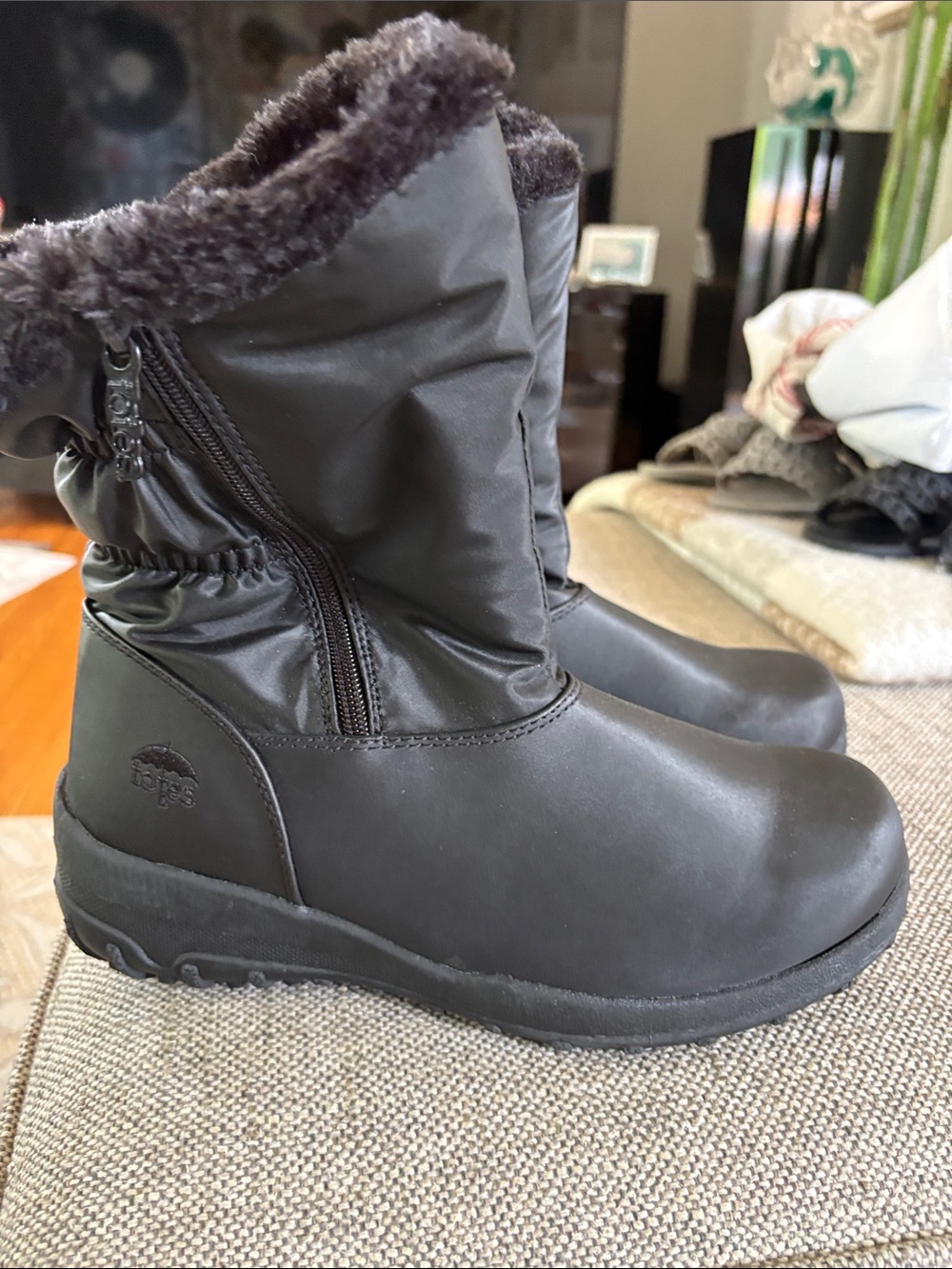 New Women's Totes Insulated Winter Boots - Black
